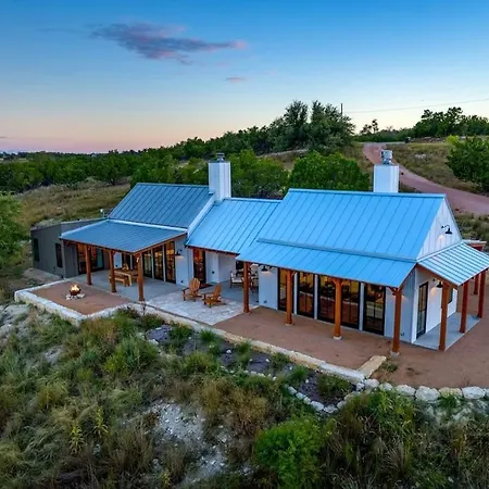 Hello Walls Luxury With Views Plus Hot Tub